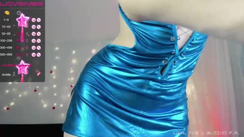 Snapshot of smurfette77 chatting on February 12, 4:00 pm Sex-machine is my passion activate it with your tips and enjoy with me online show from February 12, 4:00 pm