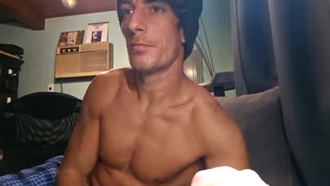 Snackyyyy online show from March 1, 3:11 am