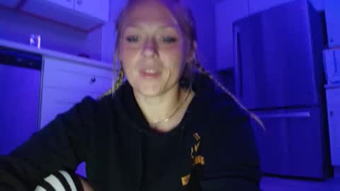 sneakyalicek online show from October 15, 2:15 am