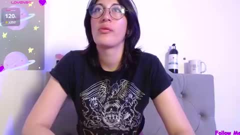 IG     OF red moonn online show from February 3, 11:53 am