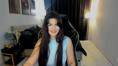 Snapshot of snowingwinter chatting on September 19, 11:25 am snowingwinter online show from September 19, 11:25 am