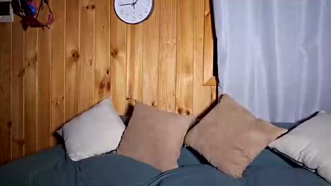 sofffibby online show from December 5, 4:44 am