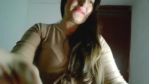 Soffi Betacur online show from April 16, 4:23 am