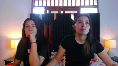 soffy and mia online show from December 17, 12:45 pm