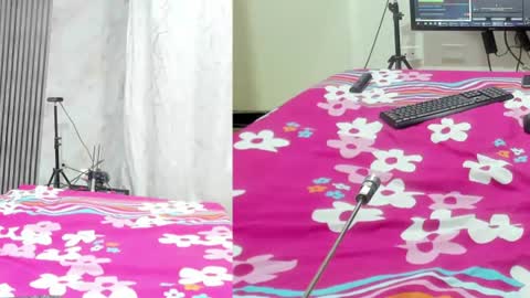 sofi_boll25 online show from July 30, 3:07 am
