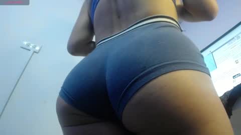 Snapshot of sofi_hot_4m chatting on December 4, 1:25 pm Sofi online show from December 4, 1:25 pm