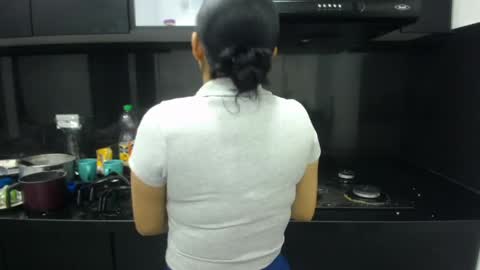 Sofi online show from April 12, 6:45 pm