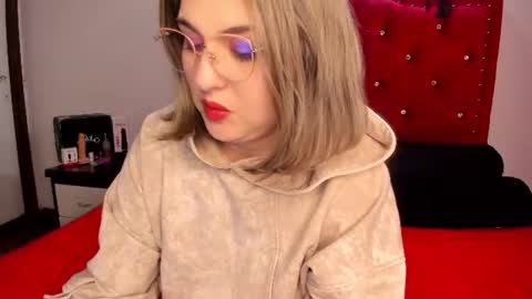 Sofia  bella online show from June 22, 5:42 pm