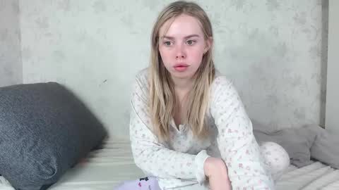 Sofia here online show from February 27, 12:58 am