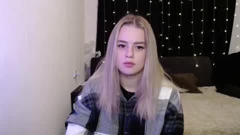 sofia_rosemary online show from December 4, 11:35 am