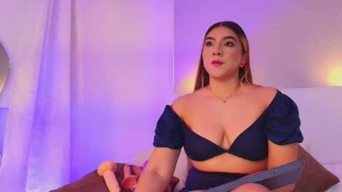 Sofa online show from May 26, 9:21 pm