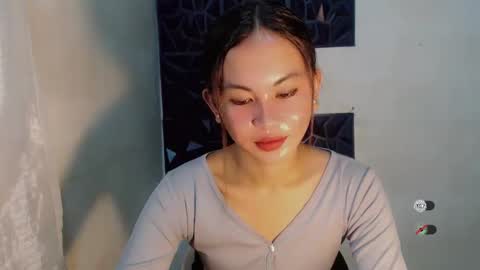 sofia_sweetheart18 online show from November 6, 7:00 am