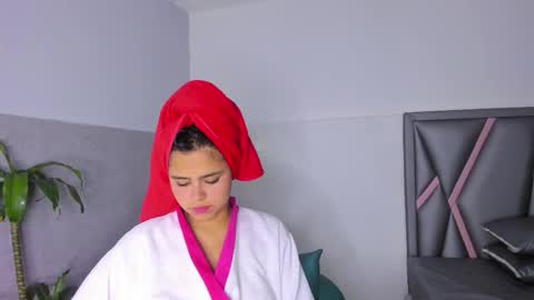 Sofa online show from September 26, 1:08 pm