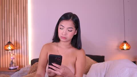 Snapshot of sofiacortez chatting on September 13, 12:18 pm Sofia online show from September 13, 12:18 pm