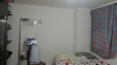 sofiamooon_ online show from November 6, 2:31 pm