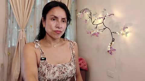 Sofi Bella online show from April 8, 7:06 pm