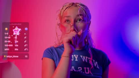 Snapshot of sofii_uwu_ chatting on December 28, 11:16 pm Sofii  online show from December 28, 11:16 pm