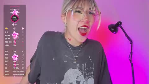 Snapshot of sofii_uwu_ chatting on February 27, 8:09 pm Sofii  online show from February 27, 8:09 pm