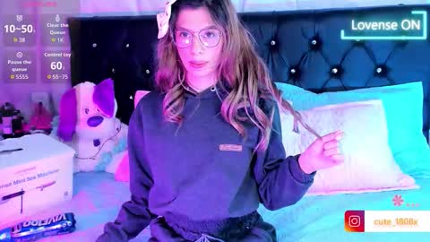 sofiia cute  online show from February 18, 2:22 am