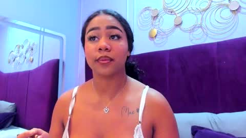 sofiifox online show from October 29, 8:20 pm