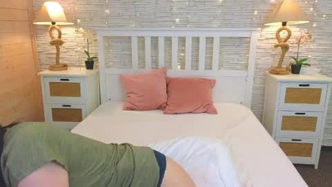 Lilly online show from May 5, 5:36 am
