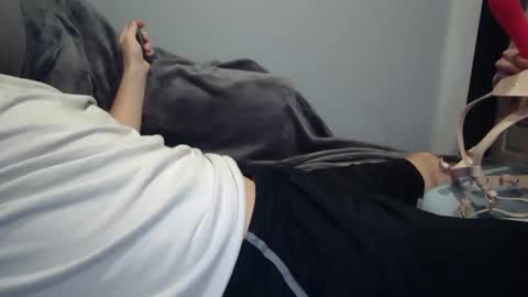 SoftBareFeet online show from December 8, 8:51 am