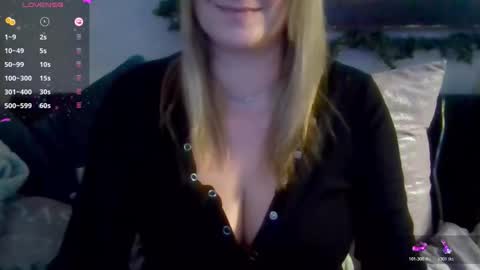 solesticia online show from November 25, 6:18 pm