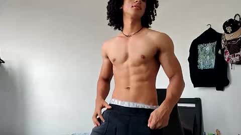 Hi Im Weller Check my Bio  online show from March 26, 9:31 pm