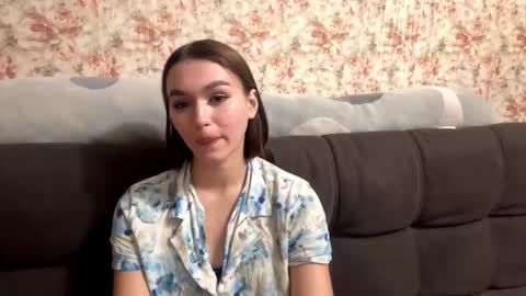 Snapshot of somerfrieler chatting on October 14, 3:26 pm Hello My name is Jane  im new model here and little but shy but curious. online show from October 14, 3:26 pm