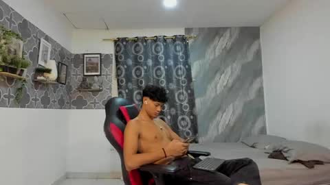 son_hades online show from May 20, 5:30 pm