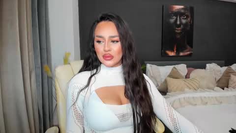 Sonia  Rey online show from February 19, 6:18 pm