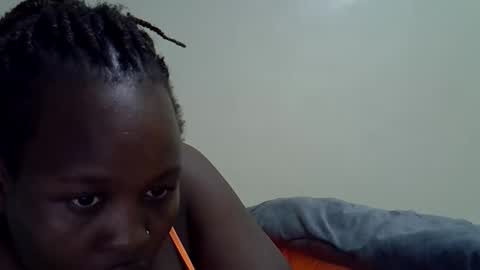 sonnia02 online show from March 7, 7:47 pm