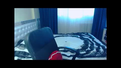 Snapshot of sonyamilf chatting on January 2, 2:13 pm Sonya online show from January 2, 2:13 pm