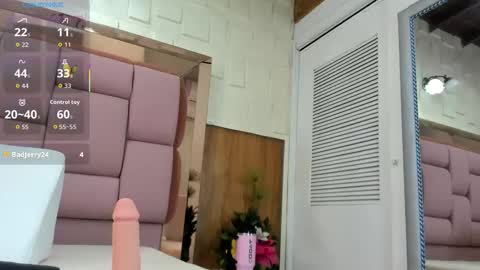 Sophia online show from November 12, 1:02 pm