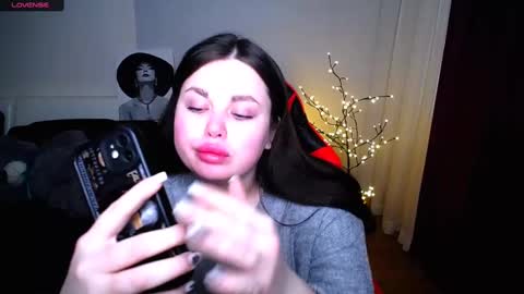 sophia__olsen online show from March 4, 6:37 am