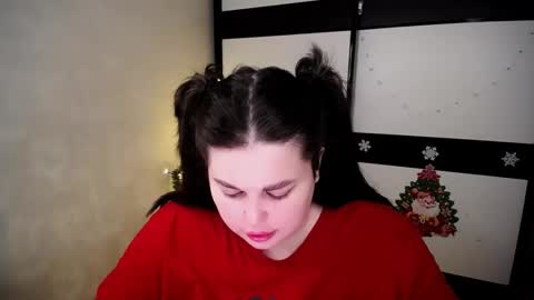 sophia__olsen online show from December 4, 7:19 am