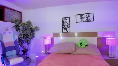 sophia_duarte_ online show from May 22, 11:50 am