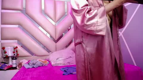     SOPHIA      online show from February 26, 8:04 pm