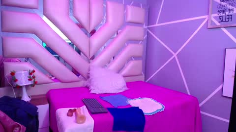     SOPHIA      online show from February 17, 11:11 pm