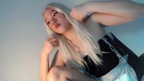 sophia_walker18 online show from February 24, 10:18 am