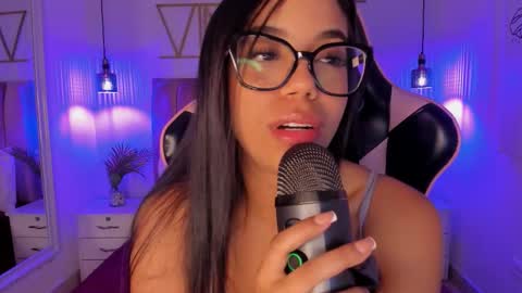 Sophie Hill  online show from October 29, 8:31 pm