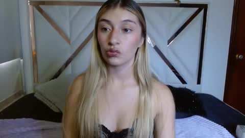 SophiaLee online show from December 15, 11:34 pm