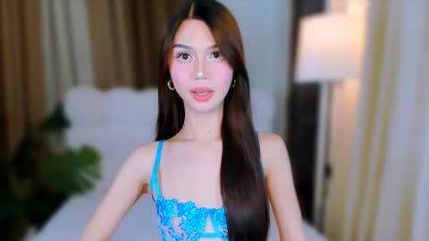 sophiaarmani online show from March 11, 1:23 pm