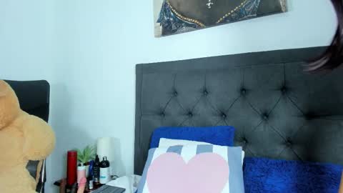Snapshot of sophiacutteee chatting on September 10, 1:34 pm Sophia online show from September 10, 1:34 pm