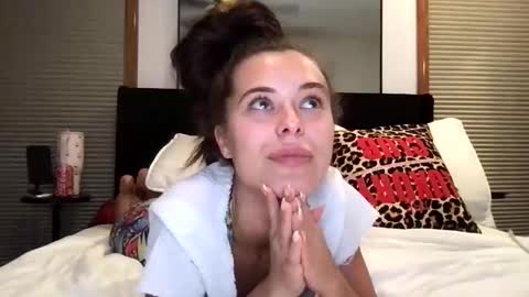 Sophia online show from September 24, 1:12 am