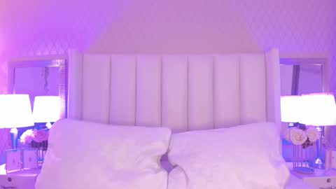 SophiaSmiths online show from October 18, 8:02 pm