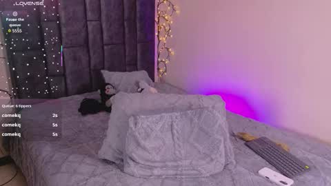 Sophie online show from November 26, 1:25 am