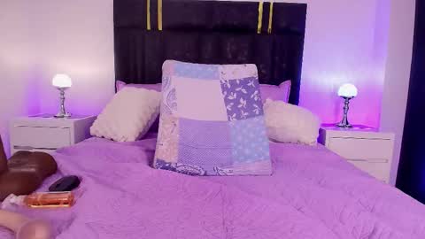 Snapshot of sophie_hils chatting on October 29, 2:41 pm sophie online show from October 29, 2:41 pm