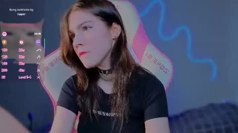 sophie_nomenal_ online show from July 2, 9:03 am