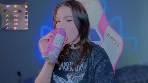 sophie_nomenal_ online show from July 5, 10:22 am